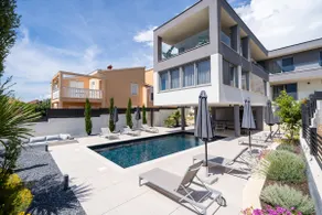 Modern villa w/ heated pool & terrace jacuzzi - Image 5