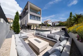Modern villa w/ heated pool & terrace jacuzzi - Image 3