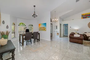 Elegant 4BR Pool Sanctuary - Ideal for Work or Play! - Image 4