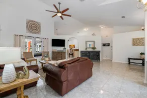 Elegant 4BR Pool Sanctuary - Ideal for Work or Play! - Image 3