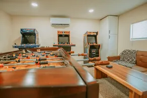 Arcade! AC! Foosball! 2 Kings 1 Queen - Image 2
