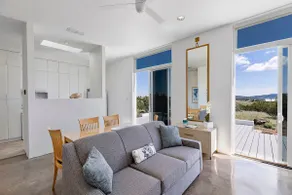 Kingfisher – Modern inside, gorgeous outside - Image 5