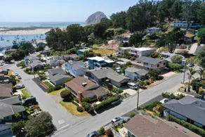 The Miramar House: Spacious with Amazing Views! - Image 3