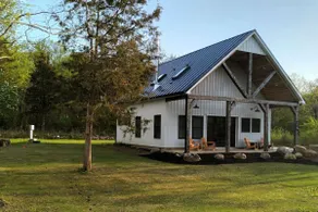 KI Modern Farmhouse + BBQ + Firepit + Backyard - Image 3