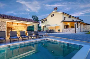 Seaside hideaway with a pool - Image 5