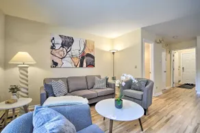 Charming 2Bd Townhome Near Beach & Base, Six Flags - Image 2