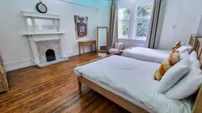 Sleeps 20 Stunning Ashton Mansion - Image 4