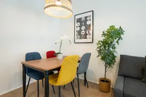 Posh studio with a king-size bed and modern design - Image 4