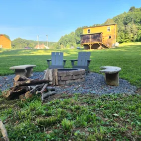 New River Log Cabin, HOT TUB, Fire Pit - Image 2