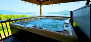 Burnt Jacket Lodge*Lake/Mountain Views*Hot Tub - Image 2