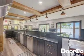 Lakefront! Huge Game RM + Chefs Kitchen! Sleep 40! - Image 5