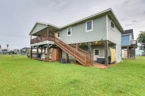 < 1/2 Mi to Beach! Hot Tub Haven in Galveston - Image 2