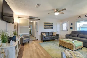 < 1/2 Mi to Beach! Hot Tub Haven in Galveston - Image 5