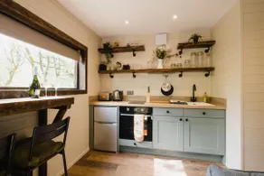 Couples Cabin, Cupwith - Image 2