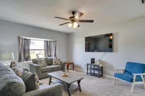 Screened-In Lanai + Yard: Port Charlotte Retreat - Image 2