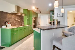 Charming Mountain Home Retreat: Walk to Marina! - Image 2