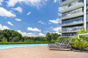 1-Bed with Amazing Views, Gym, BBQ & Parking - Image 2
