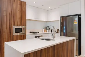 1-Bed with Amazing Views, Gym, BBQ & Parking - Image 4