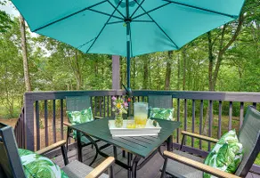 Gas South Arena · Luxe Cabin · Sleeps 9 - Image 4