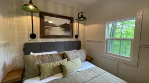 Cabin Tiny Home - Fall in the Woods - Image 5