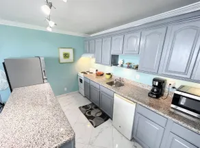 Bahamas Beach Condo Everything New. Great Security - Image 5