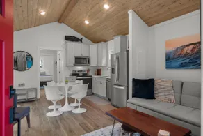 Seabrook's Sara Sea, hot tub and fully-fenced yard - Image 4