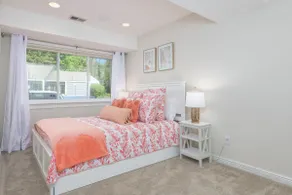 Harborside condo- pool- Walk to downtown and beaches - Image 5