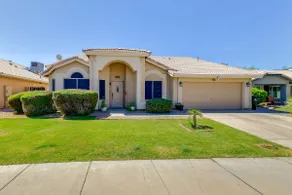 Relax Poolside & Golf: Family Gem in North Phoenix - Image 3