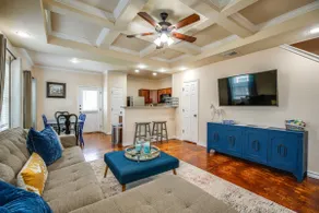 San Antonio Townhome ~ 2 Mi to Aquarium! - Image 3