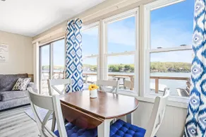 Ultimate Waterfront Getaway, Amazing Lake View - Image 3