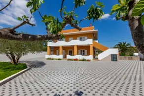 MP Luxury Holiday Home with swimming pool - Image 3