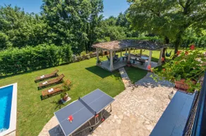 Fenced garden & pool villa, ideal for groups - Image 3