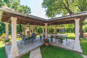 Fenced garden & pool villa, ideal for groups - Image 4