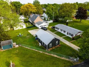 Walk to Lake Erie | Huron Home Near Cedar Point - Image 2
