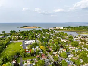Walk to Lake Erie | Huron Home Near Cedar Point - Image 3