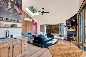 Blooming Redbud Treehouse with private hot tub! - Image 4