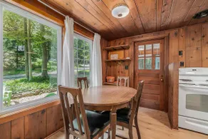 Serene Beach Cottage: Wi-Fi, Kitchen & Shade - Image 5