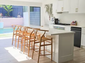 Luxury coastal house, pool, walk to shop & beach - Image 5