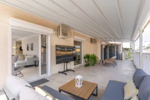 Luxury Penthouse in the City with Big Terrace - Image 3