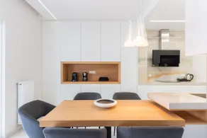 Luxury Penthouse in the City with Big Terrace - Image 2