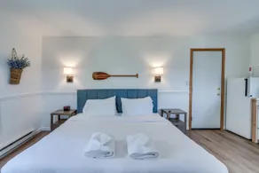 K's Motel - Fishermans Retreat - Room 9 - Image 2