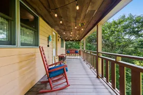 Cozy 1BR + Loft w/ HOT TUB! Fire Pit + Near Town! - Image 5