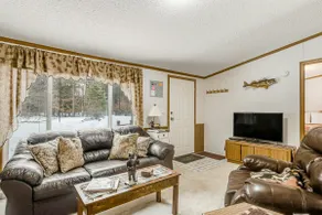 Charming Home with Grill, Deck, and Full Kitchen - Image 2