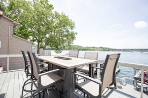 Private Lakefront Pool, Amazing Dock Sleeps 26 - Image 2