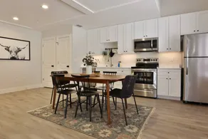 3 BR Urban Hideaway - Steps from Daily's TIAA Fld - Image 4
