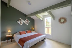 Cottage with Indoor Pool and Hot Tub - Image 4