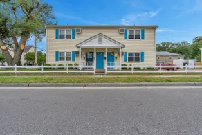Charming 2BR Norfolk Home 2 blocks from Beach - Image 4