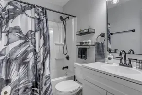 Charming 2BR Norfolk Home 2 blocks from Beach - Image 3