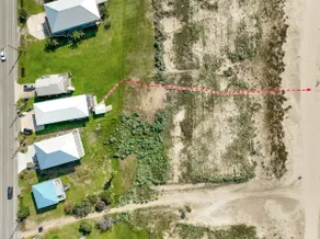 8BR Beachfront w/ Huge Deck | Walk to Sand + Kayak - Image 5