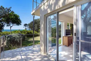 Tidemark backs on to the beautiful Diamond Beach, Ocean views at their finest - Image 3